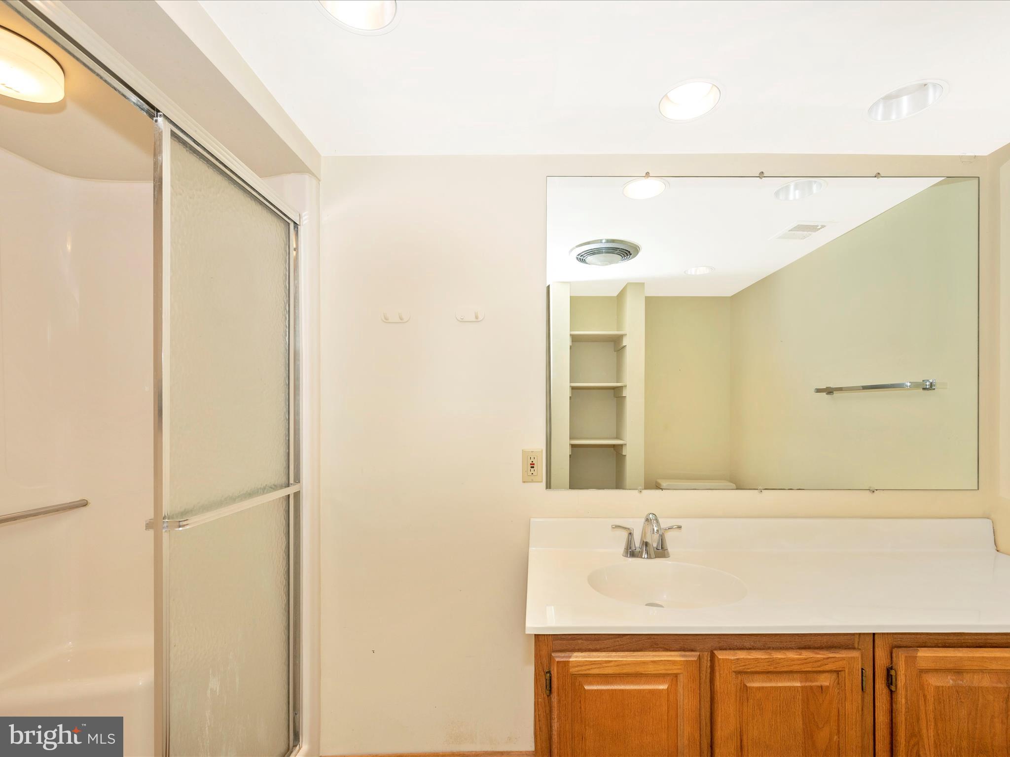 LAKE POTOMAC - Residential