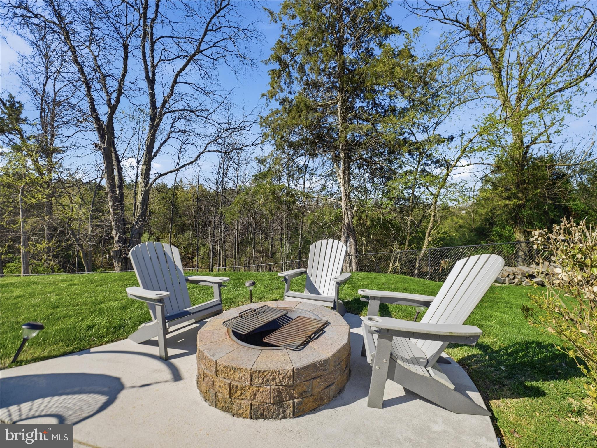 ROLLING HILLS - Residential