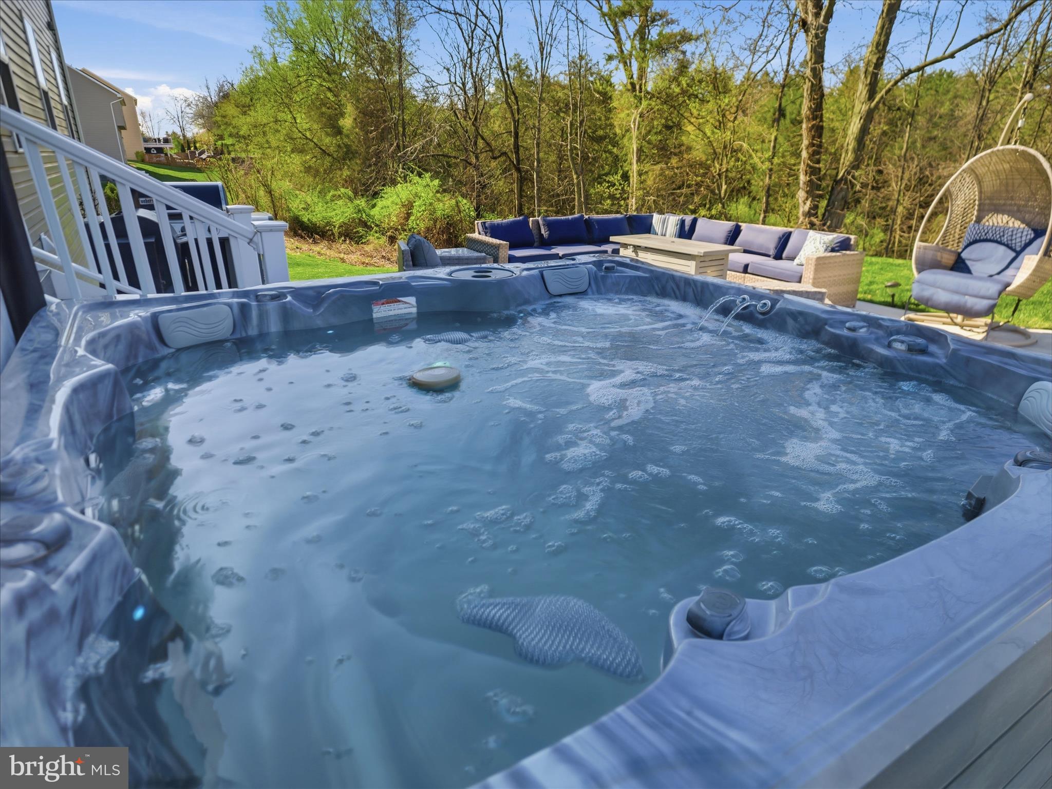 ROLLING HILLS - Residential