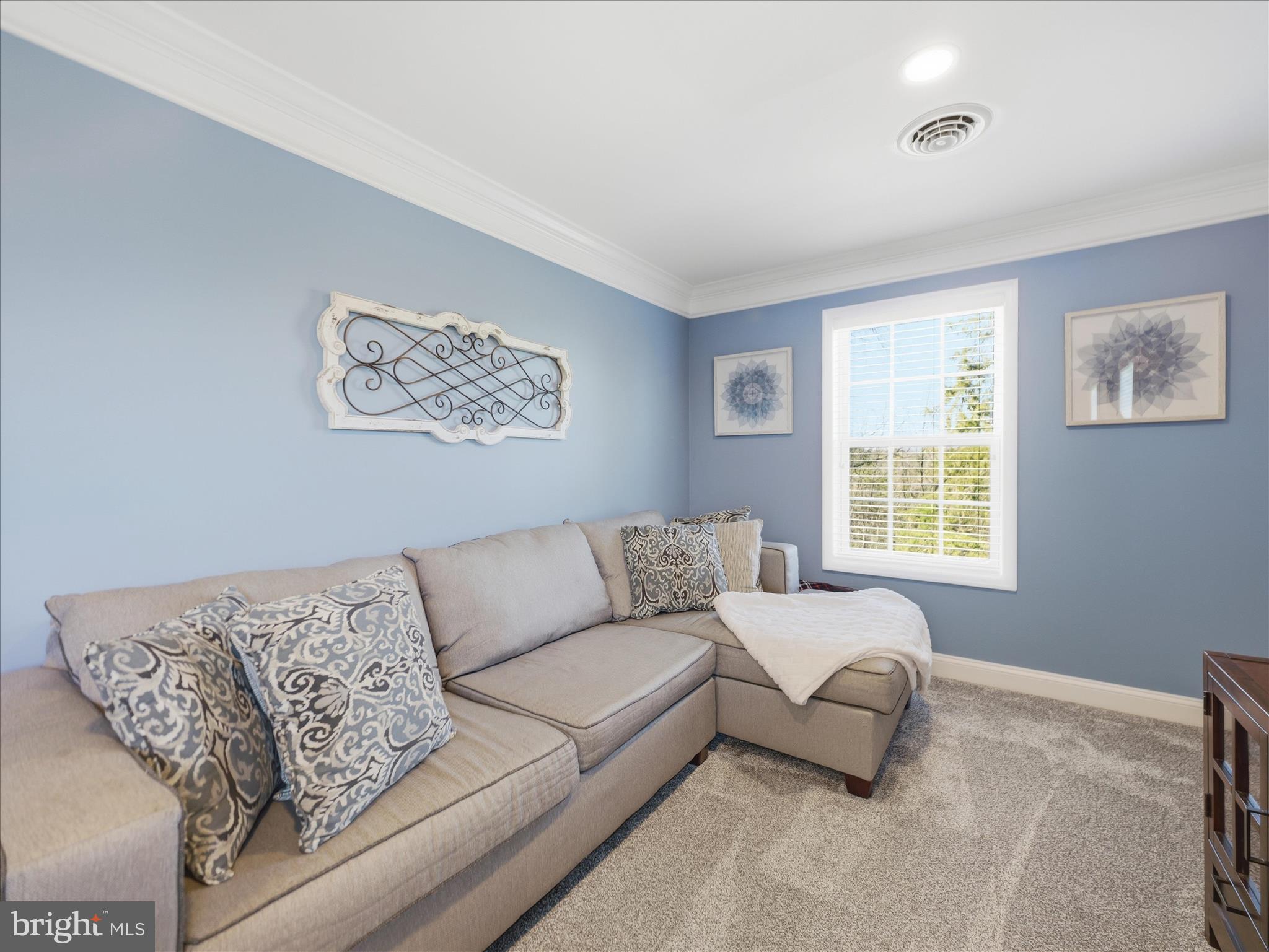 ROLLING HILLS - Residential