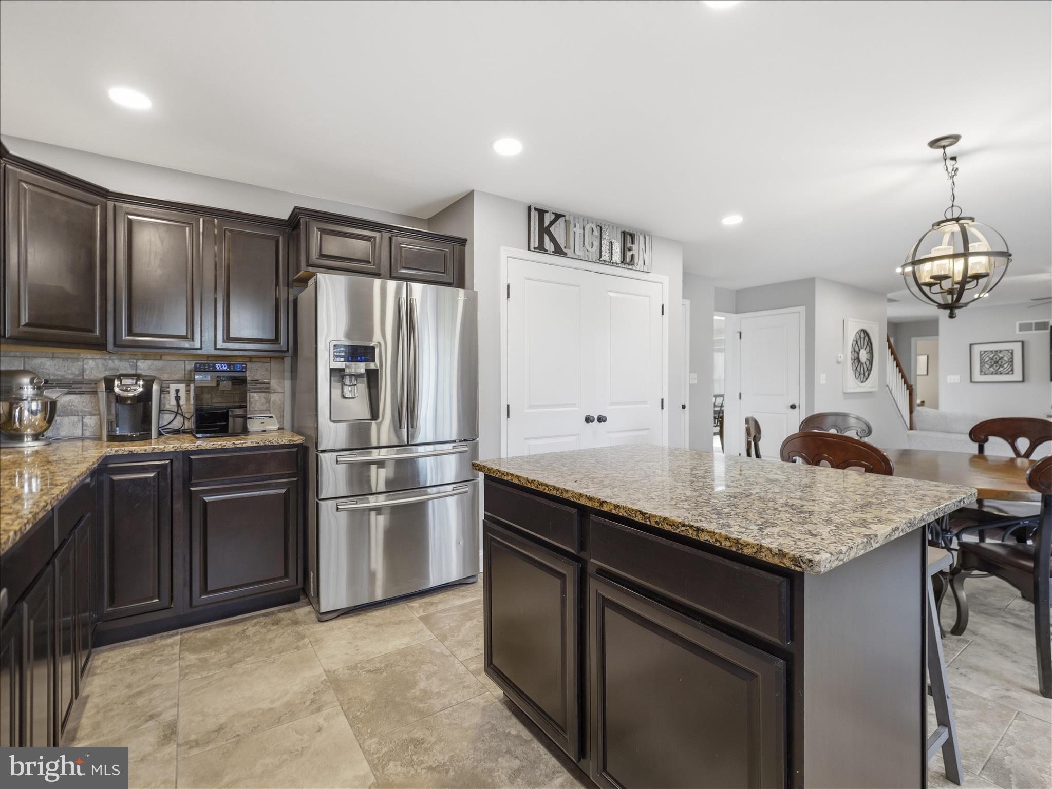 ROLLING HILLS - Residential