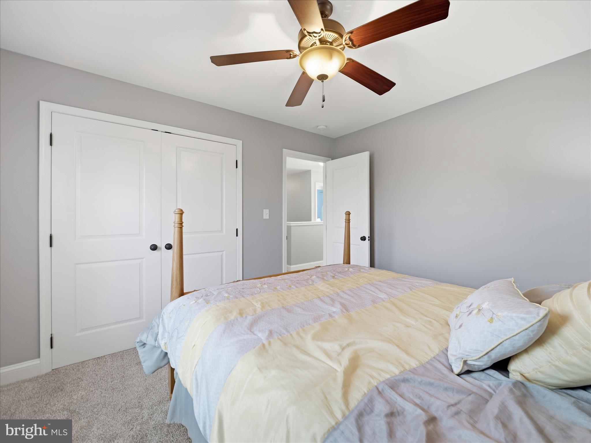 ROLLING HILLS - Residential