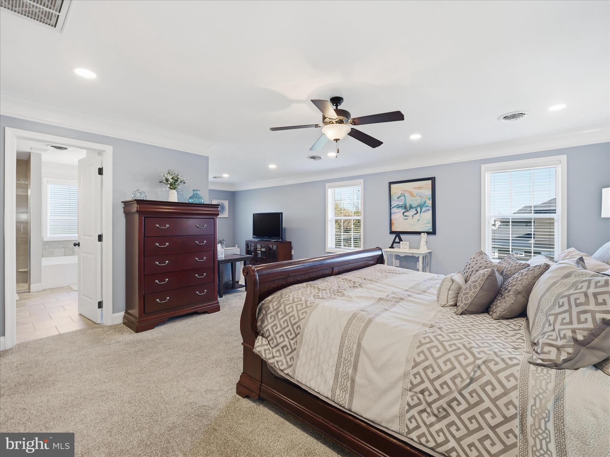 ROLLING HILLS - Residential