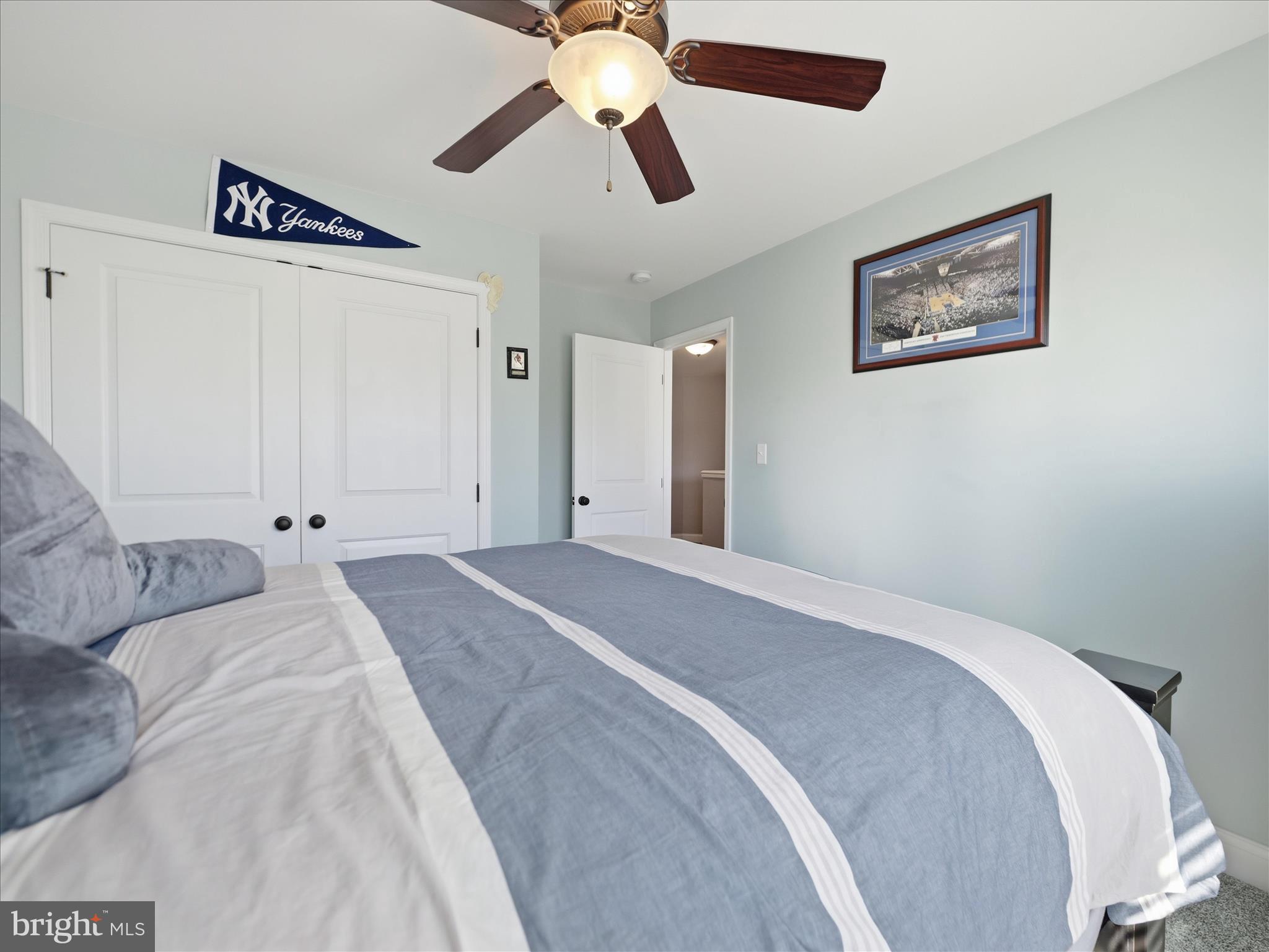 ROLLING HILLS - Residential