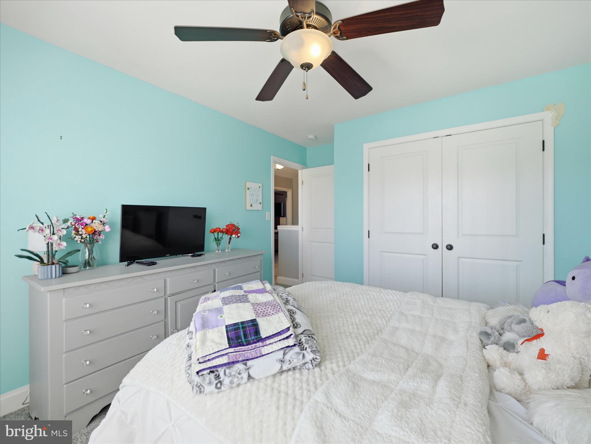 ROLLING HILLS - Residential