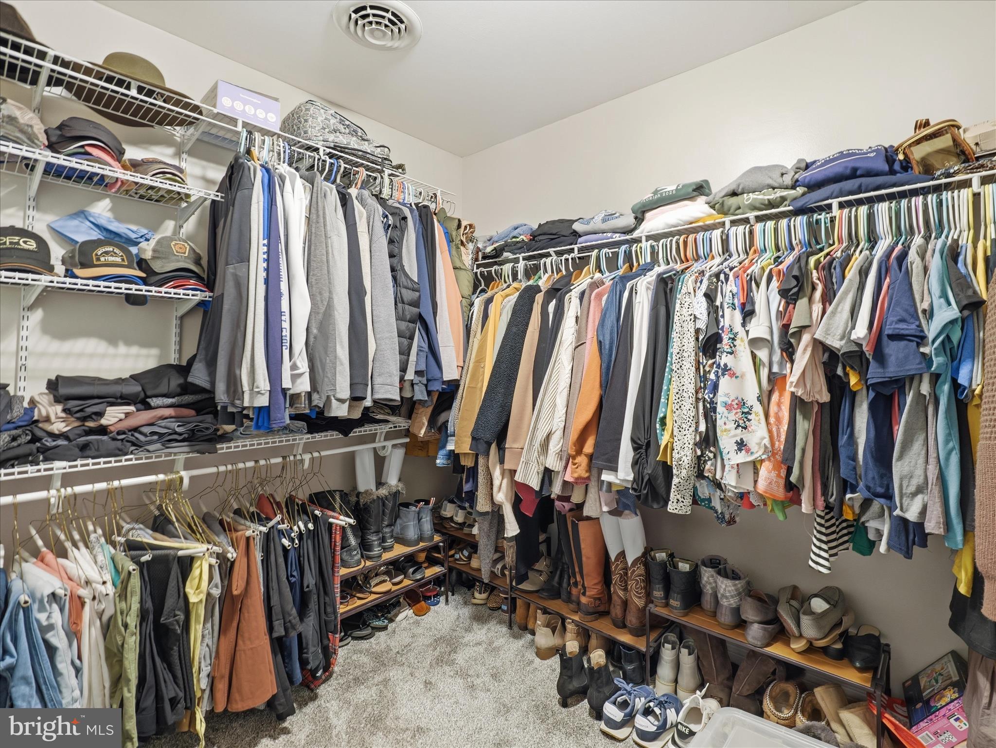 ROLLING HILLS - Residential