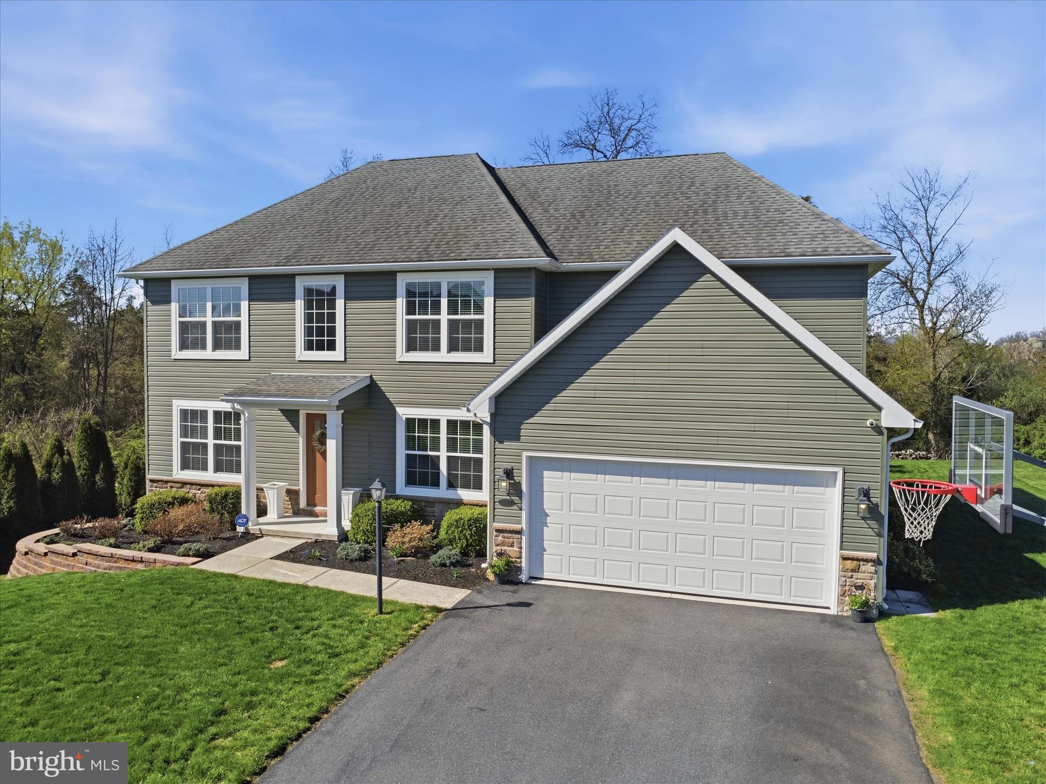 ROLLING HILLS - Residential