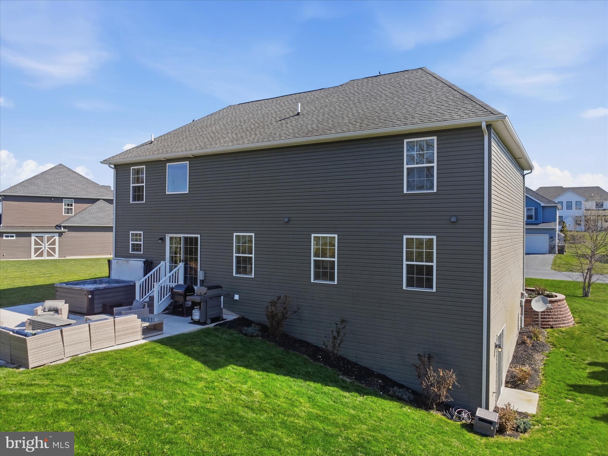 ROLLING HILLS - Residential