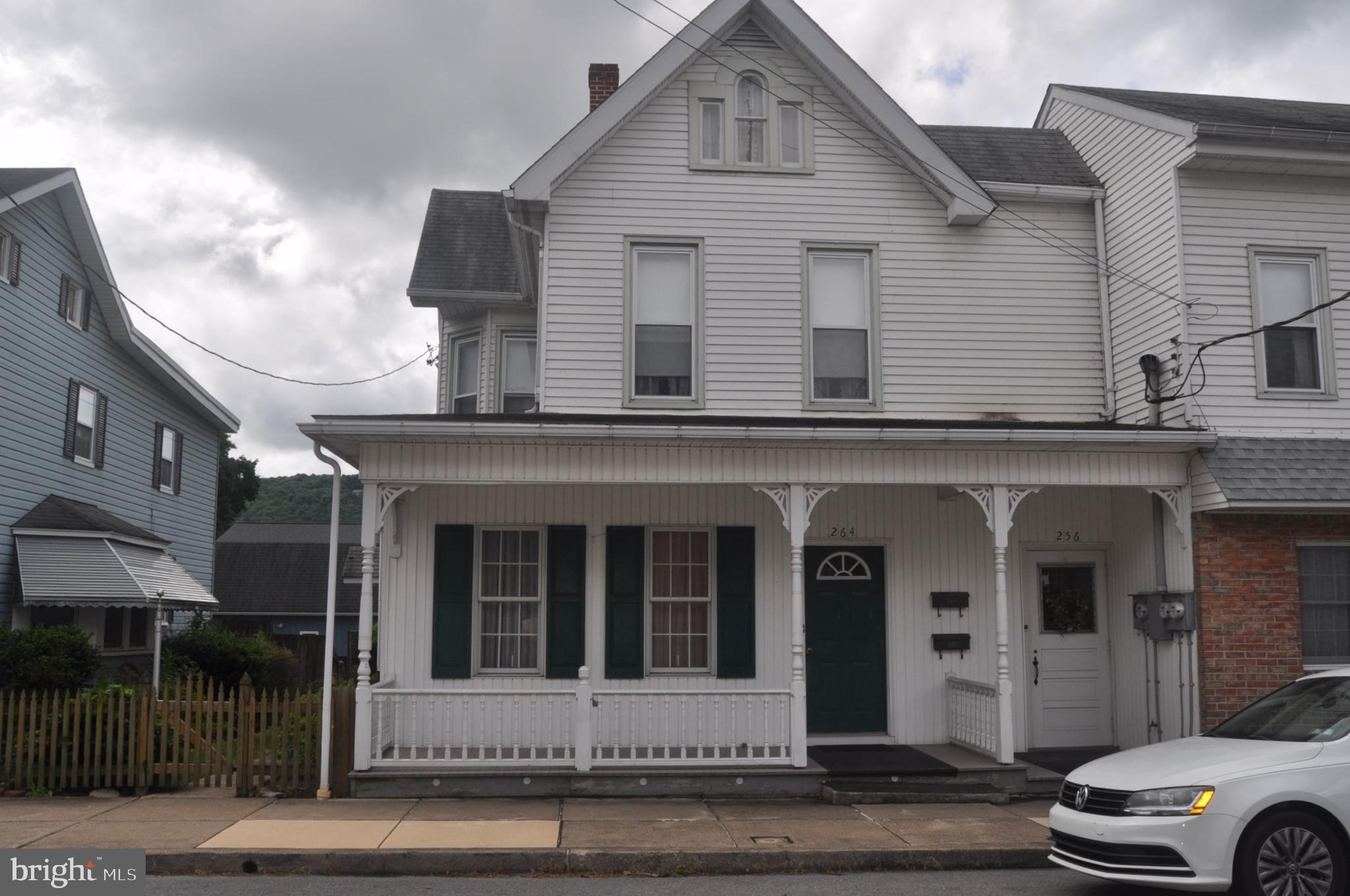 256-264 CENTER STREET
