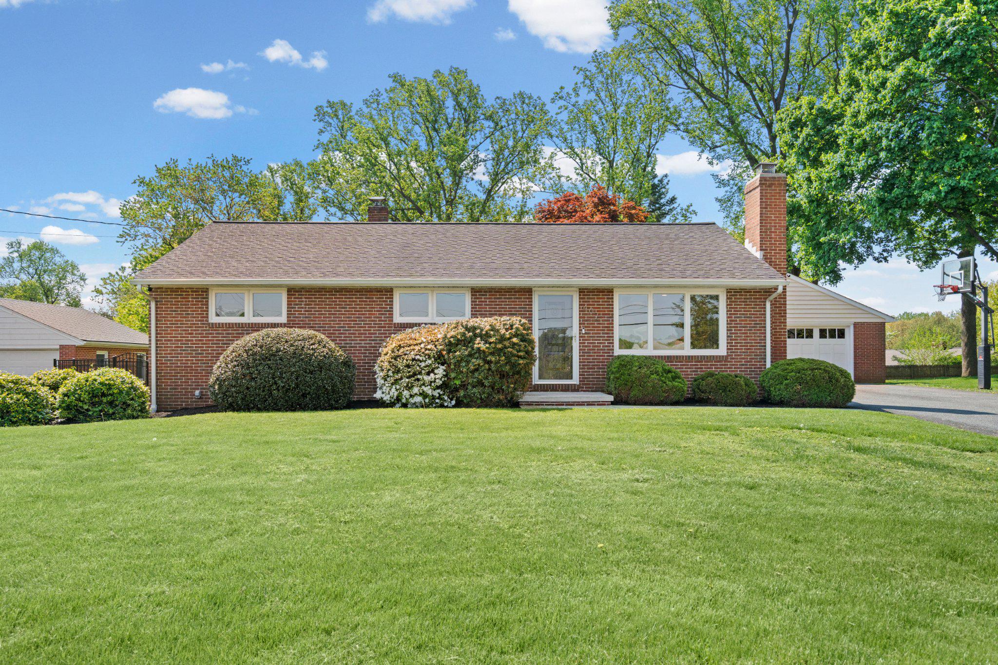 407 PLUMTREE ROAD