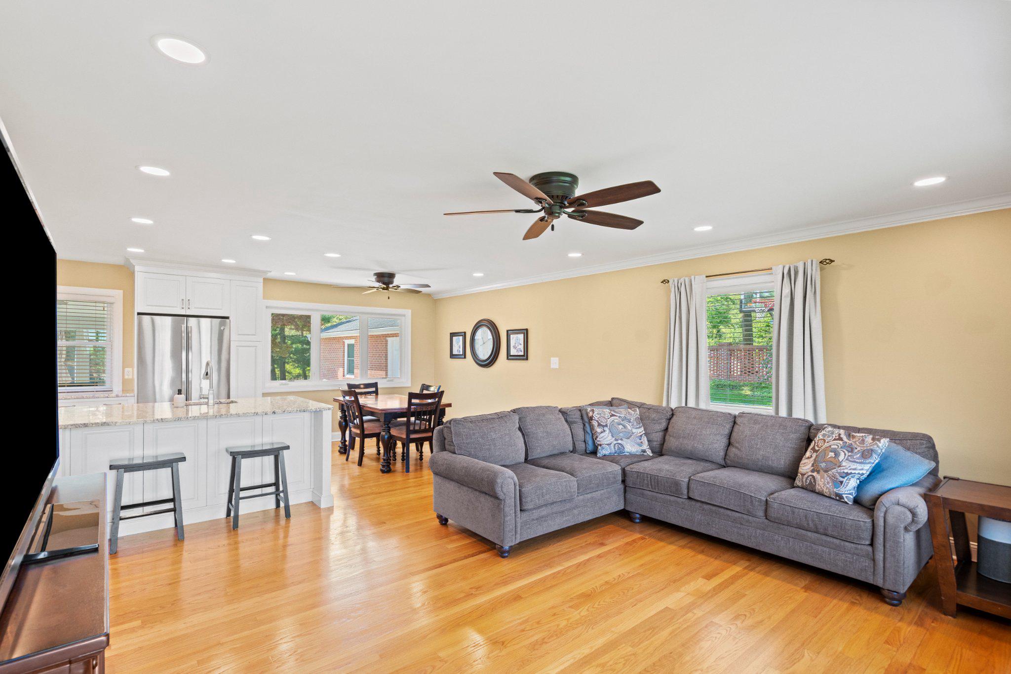 407 PLUMTREE ROAD