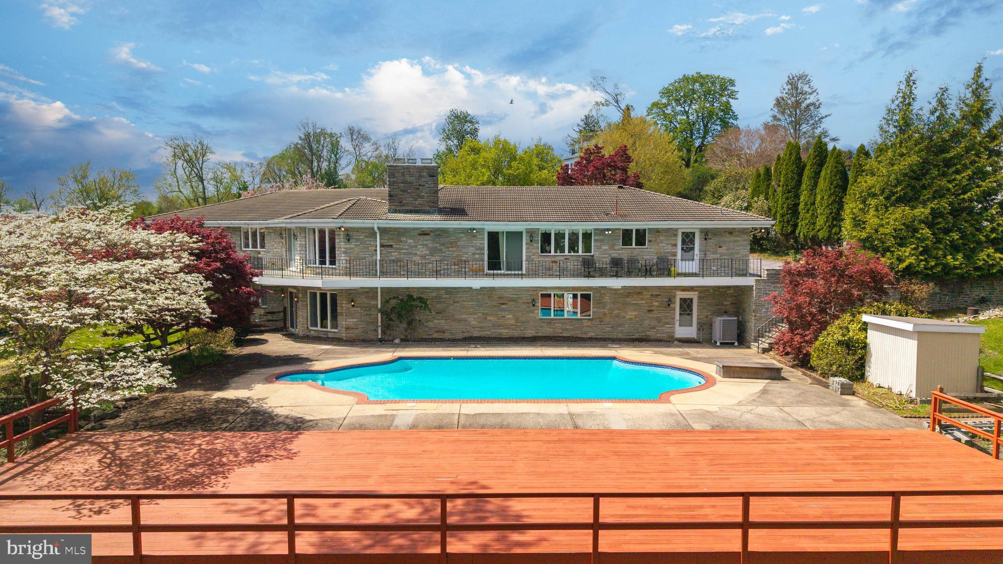POT SPRING - Residential