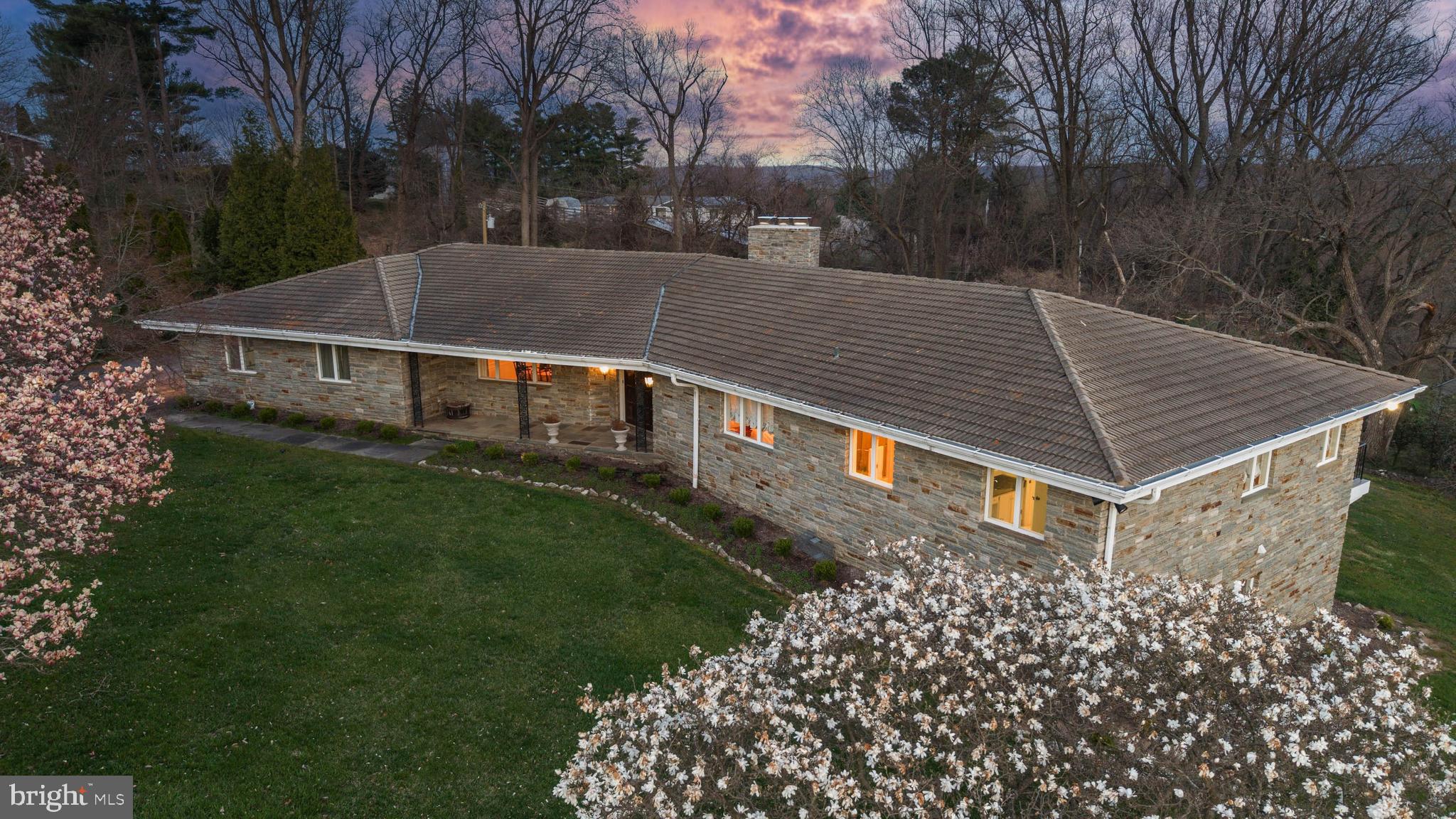 POT SPRING - Residential