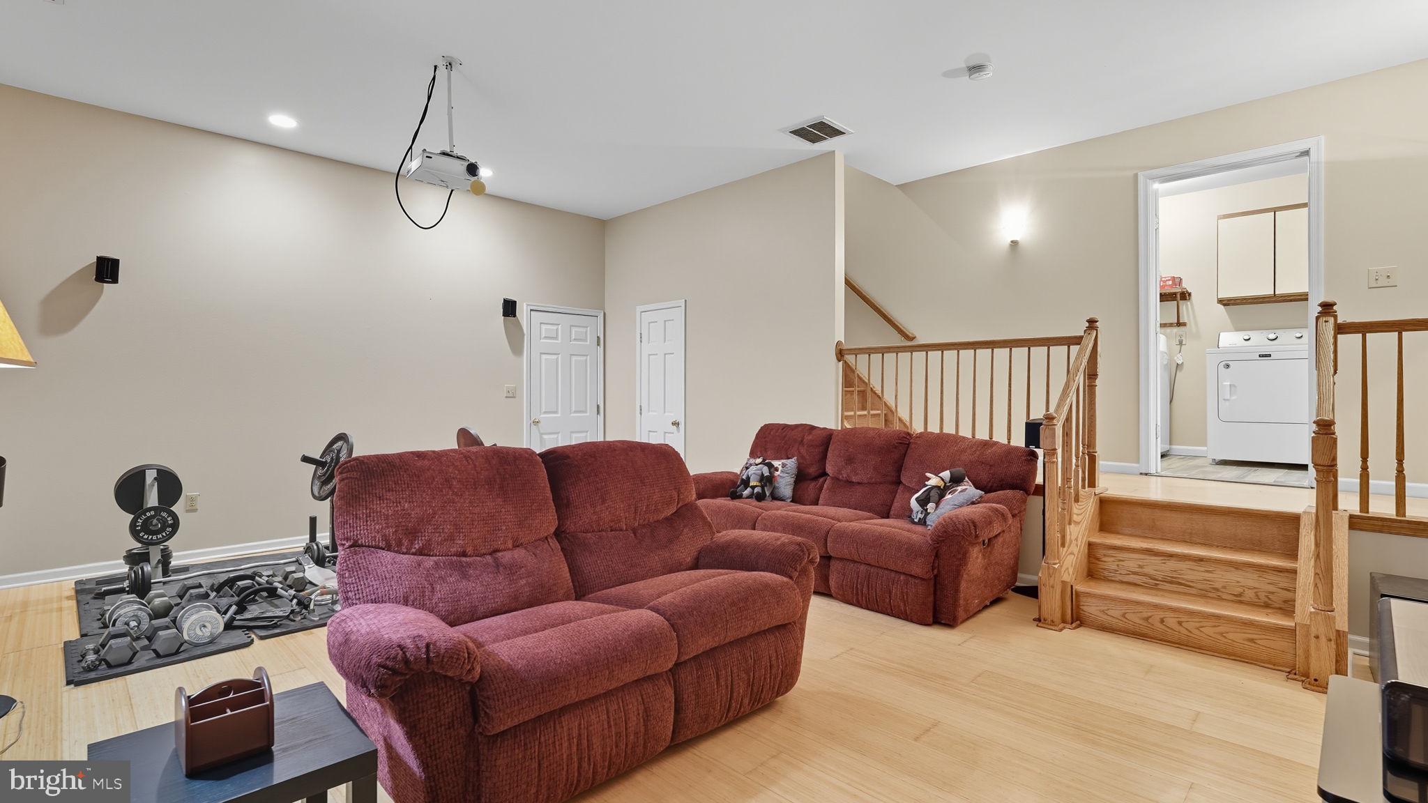 LEAVELLS CROSSING - Residential