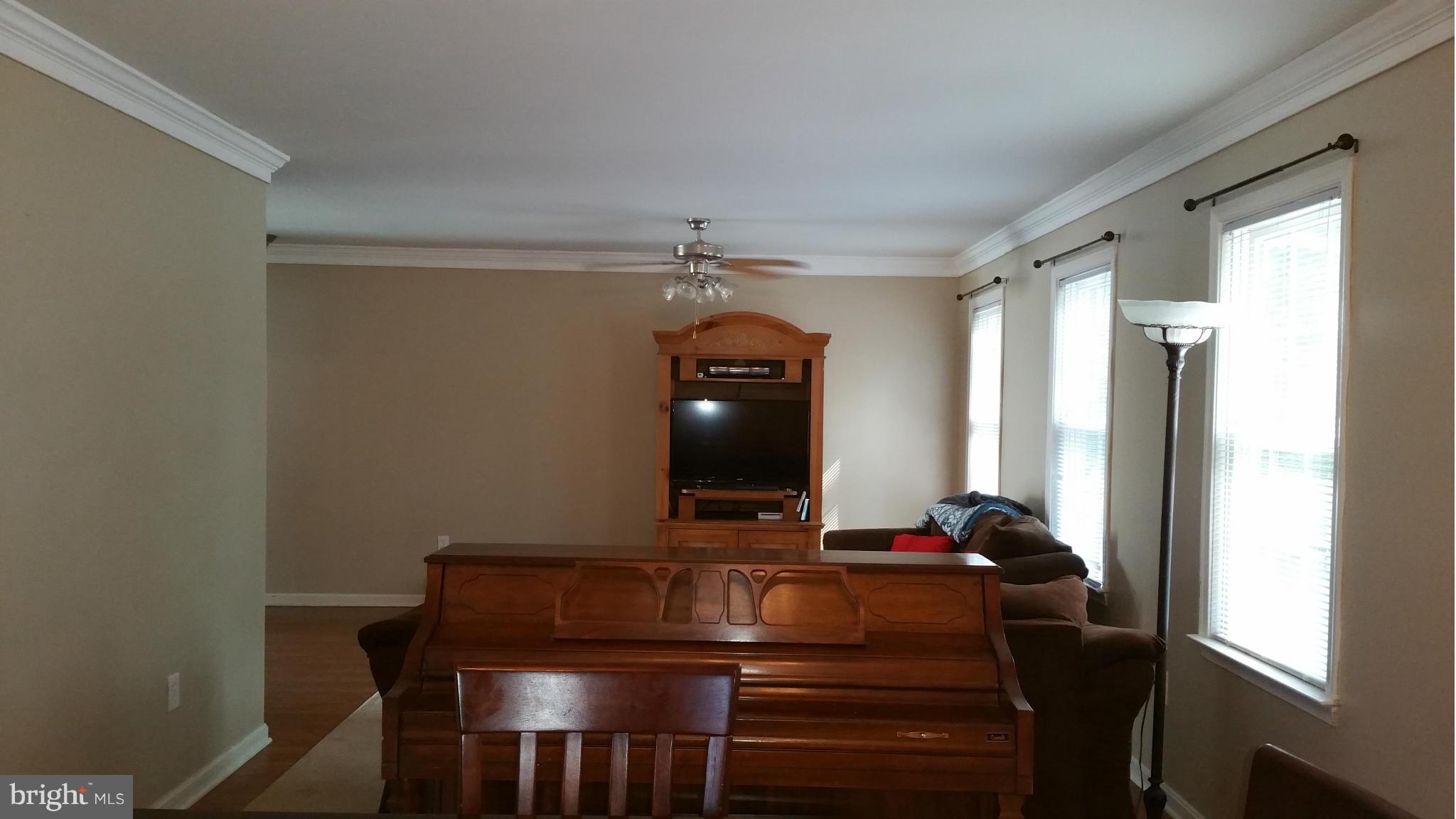 THOMAS ROSS - Residential Lease