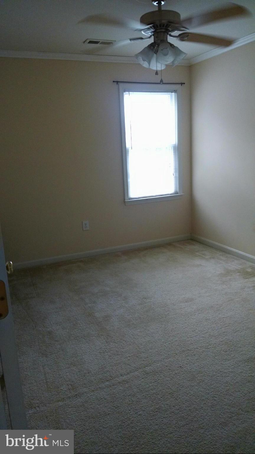 THOMAS ROSS - Residential Lease