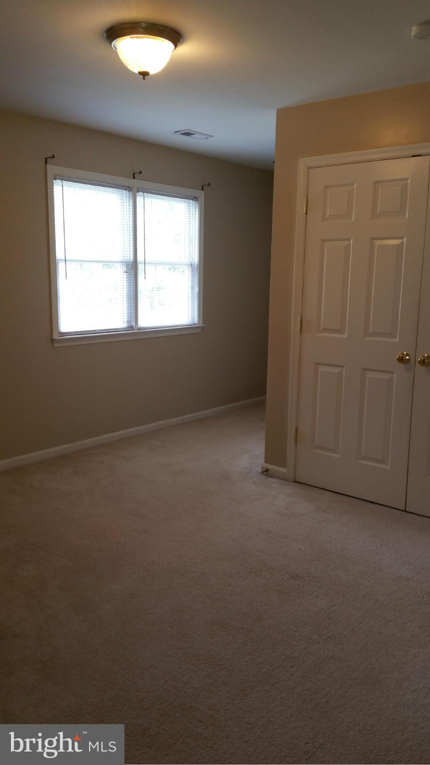 THOMAS ROSS - Residential Lease