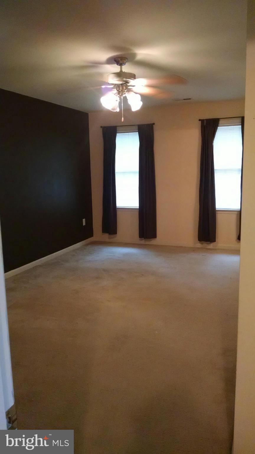 THOMAS ROSS - Residential Lease