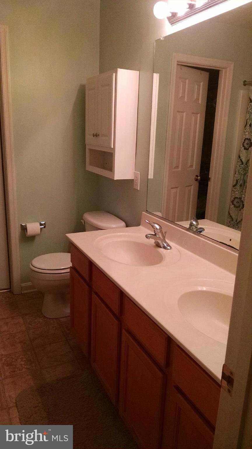 THOMAS ROSS - Residential Lease