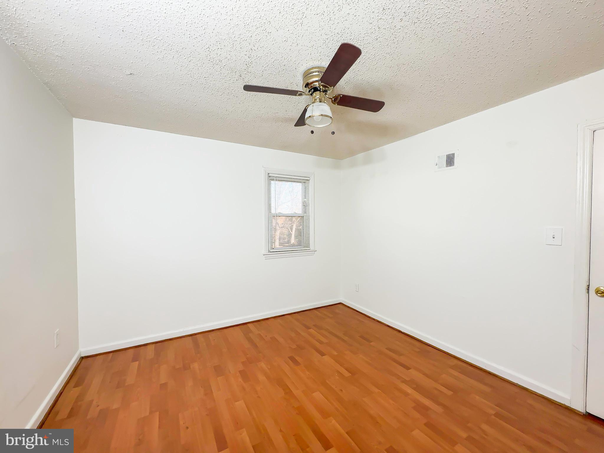 IVERSON VILLAGE CONDO - Residential Lease