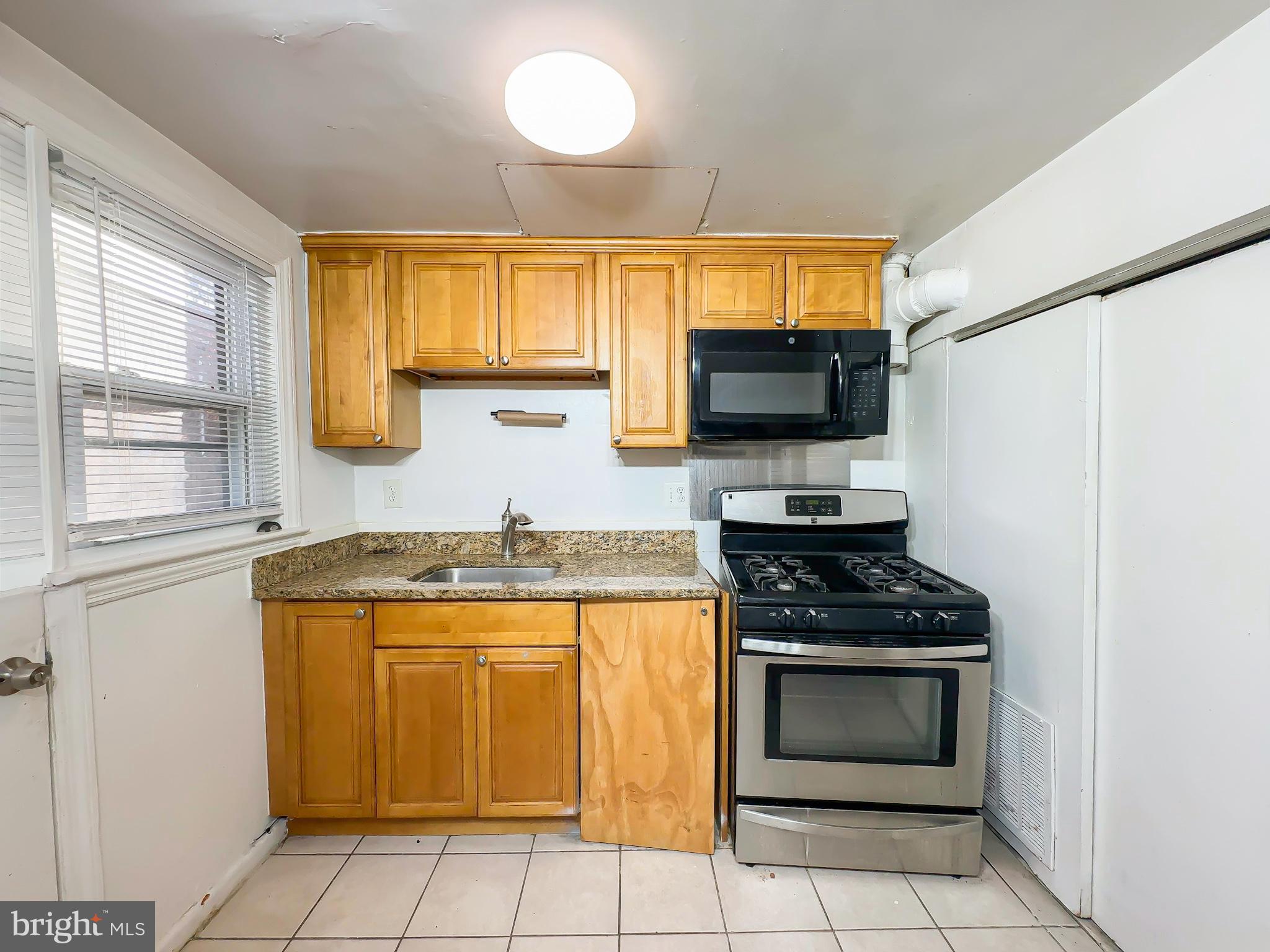 IVERSON VILLAGE CONDO - Residential Lease