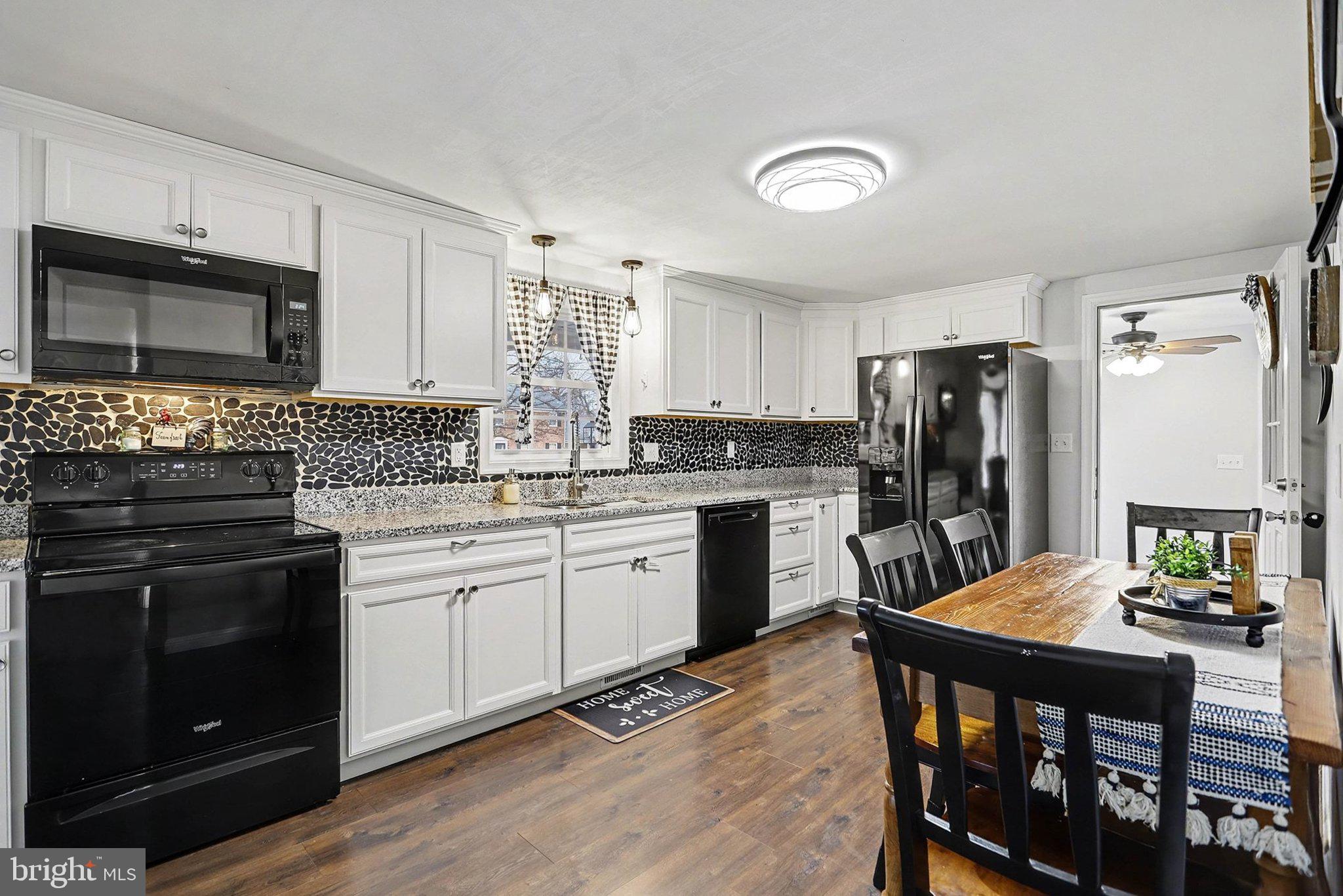 WEST MANHEIM - Residential