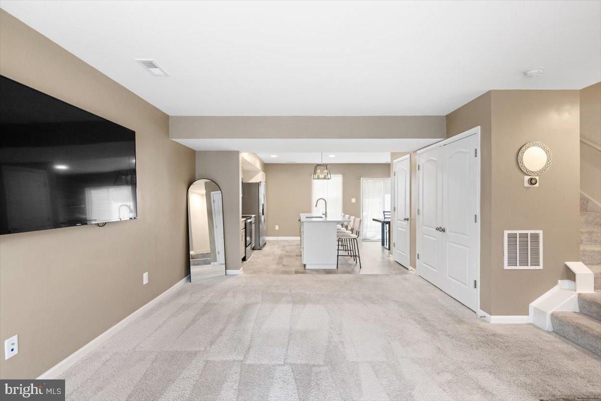 WHISPERING PINES - Residential