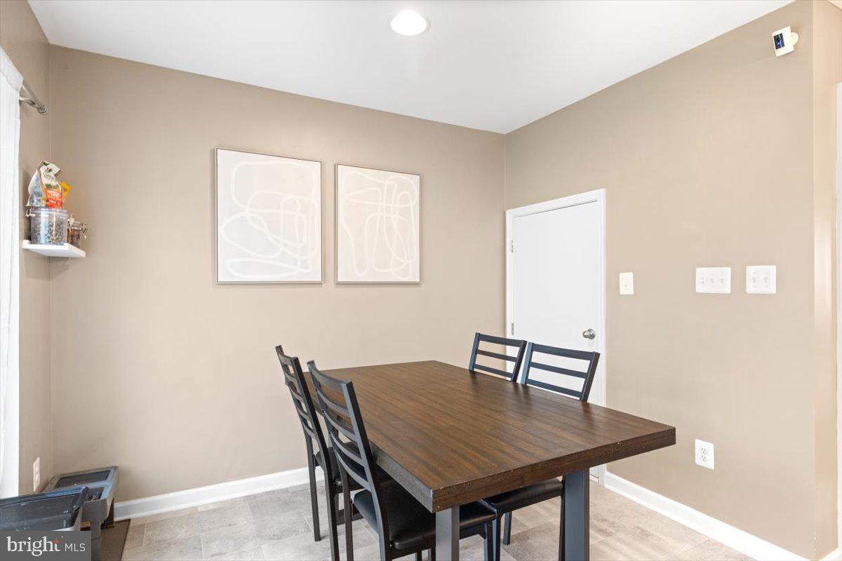 WHISPERING PINES - Residential