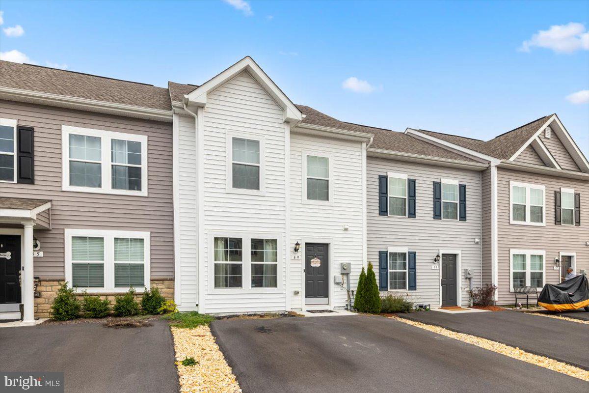 WHISPERING PINES - Residential