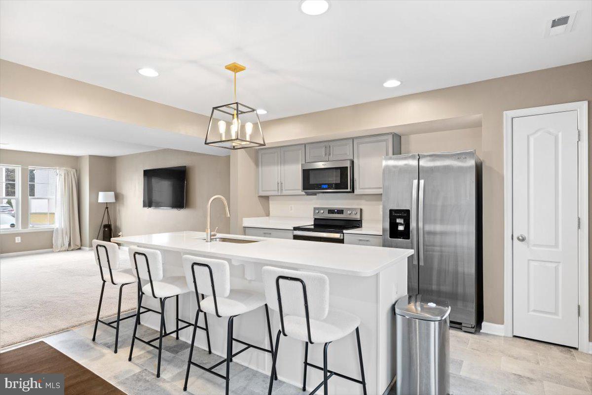 WHISPERING PINES - Residential