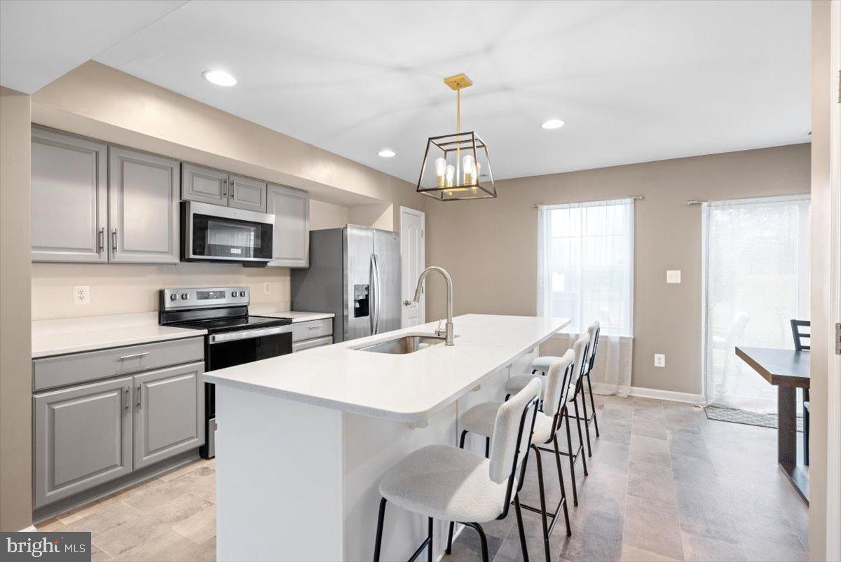 WHISPERING PINES - Residential