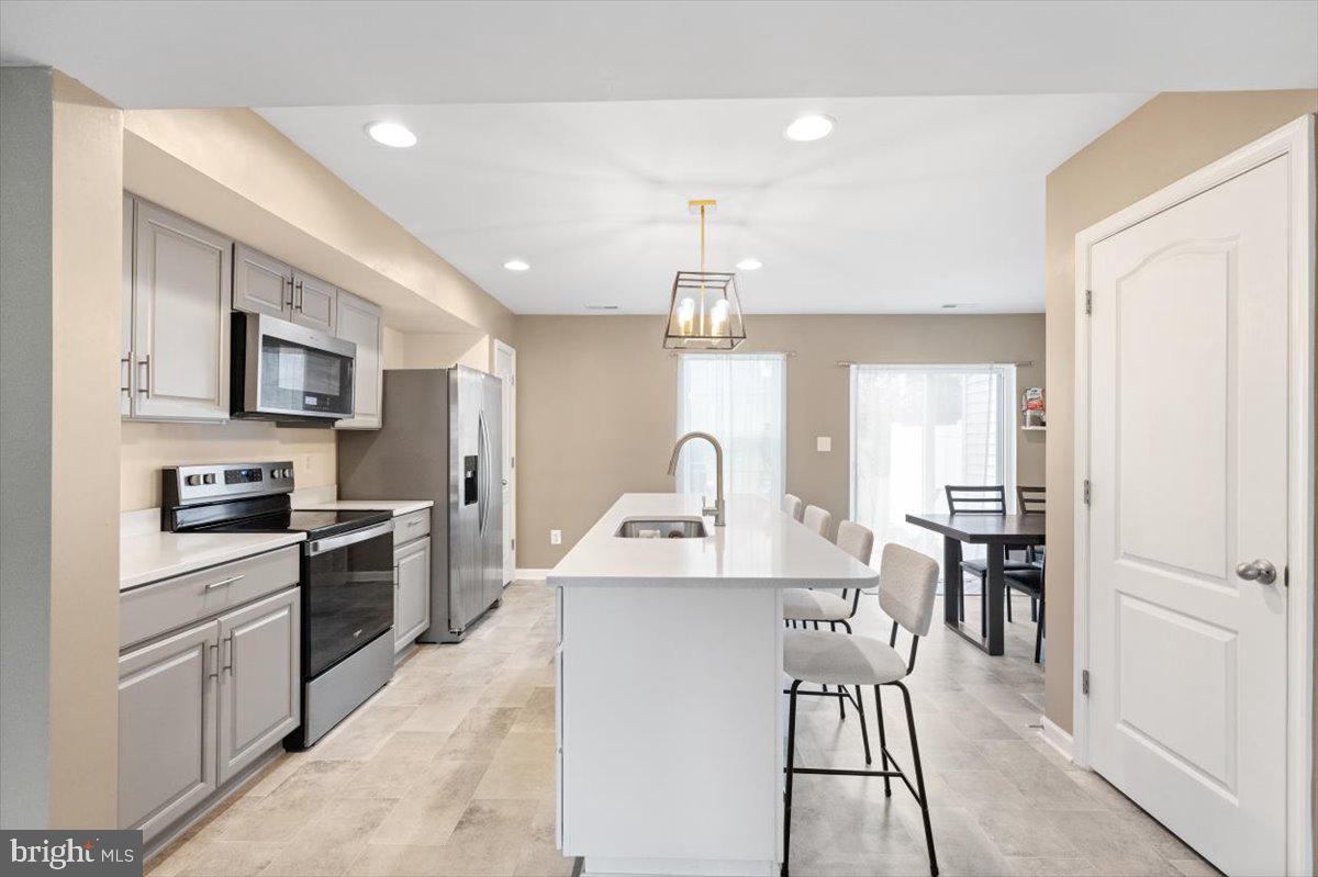 WHISPERING PINES - Residential