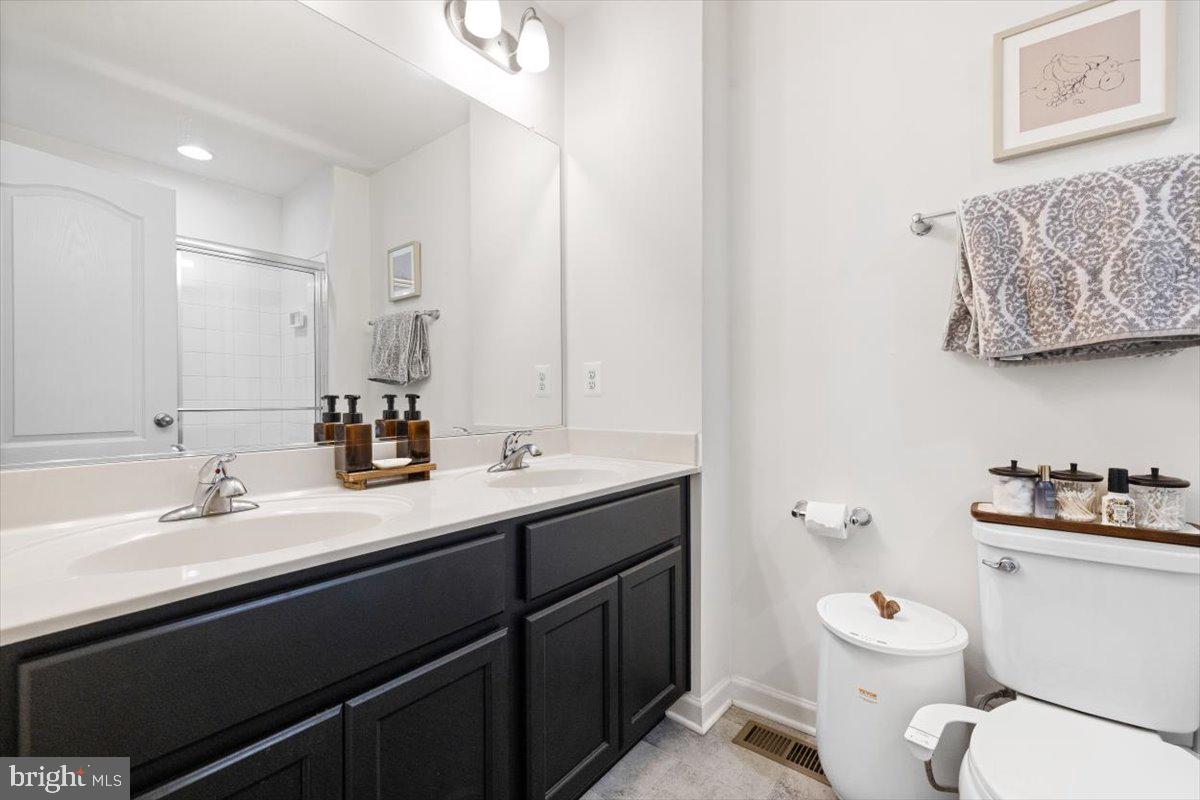 WHISPERING PINES - Residential