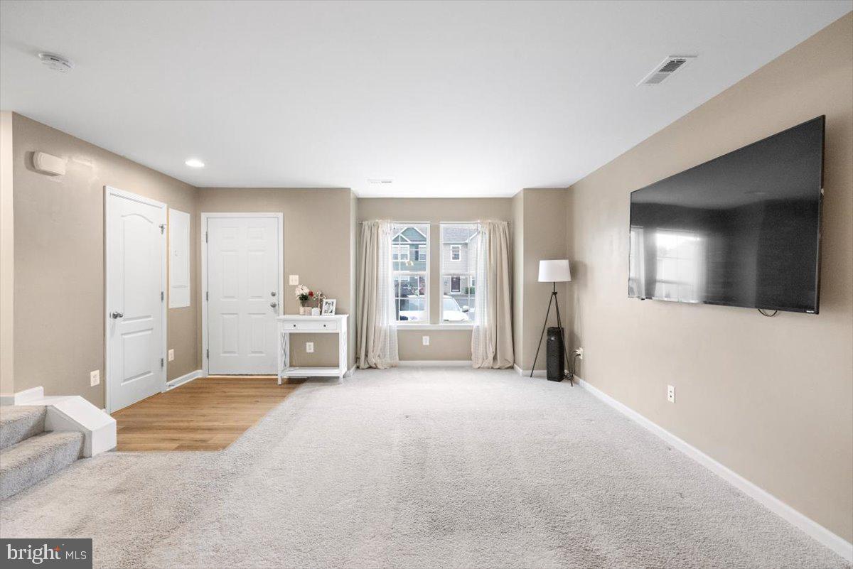 WHISPERING PINES - Residential