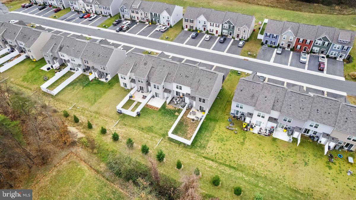 WHISPERING PINES - Residential