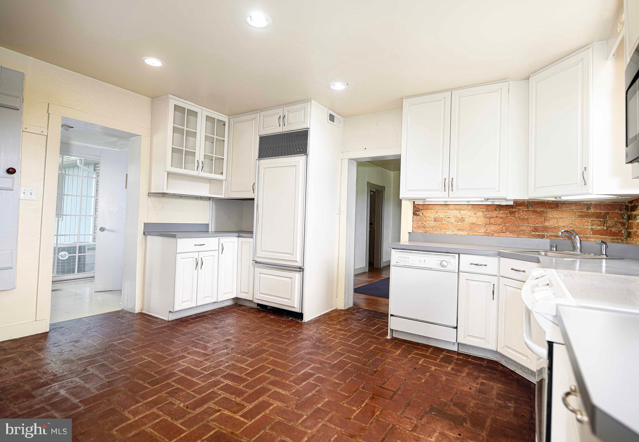 FOREST HILL - Residential