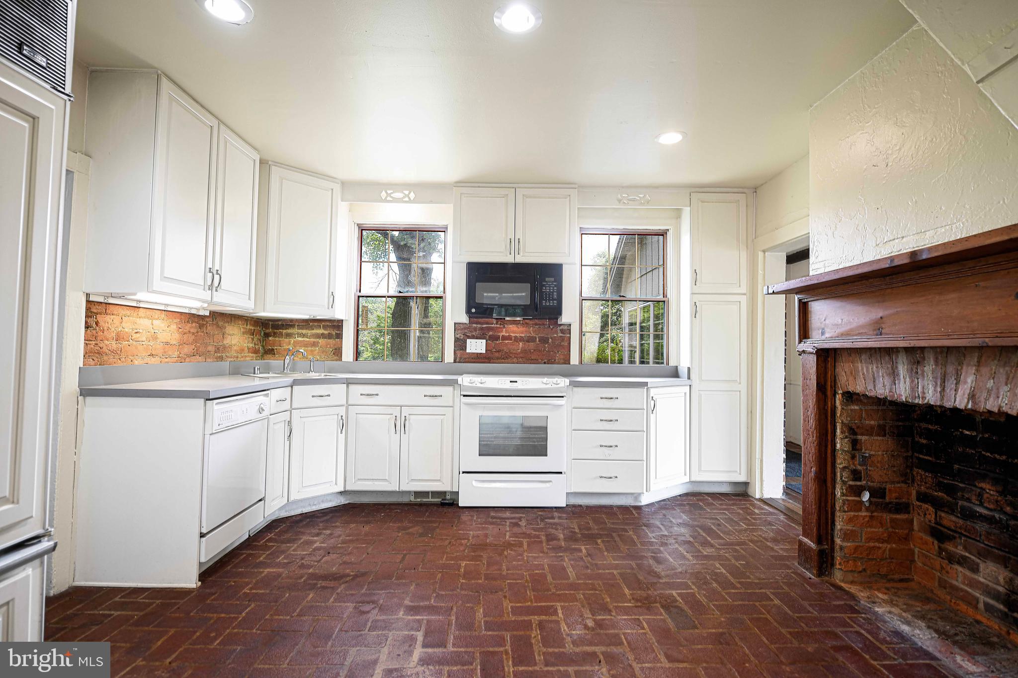 FOREST HILL - Residential