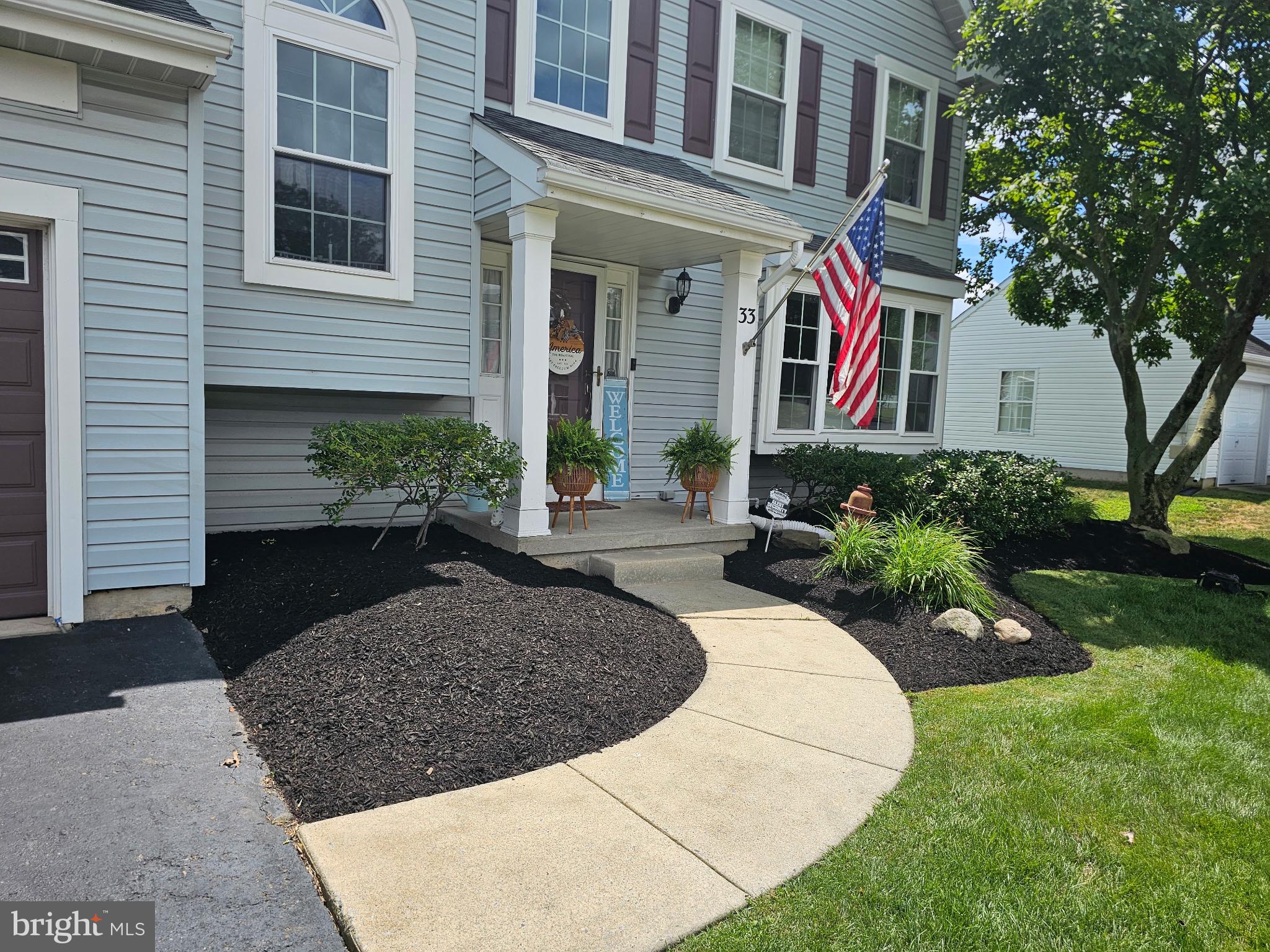 33 OLYMPIA LANE