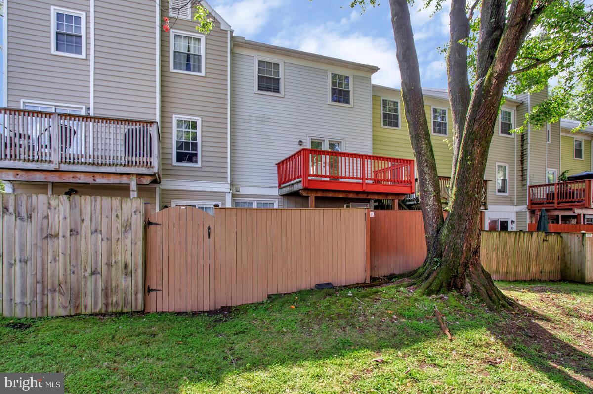 CROFTON MEWS CONDO - Residential Lease