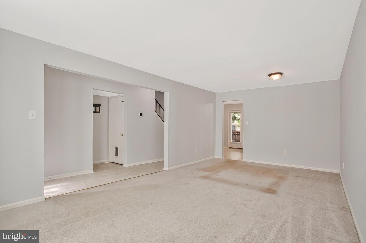 CROFTON MEWS CONDO - Residential Lease