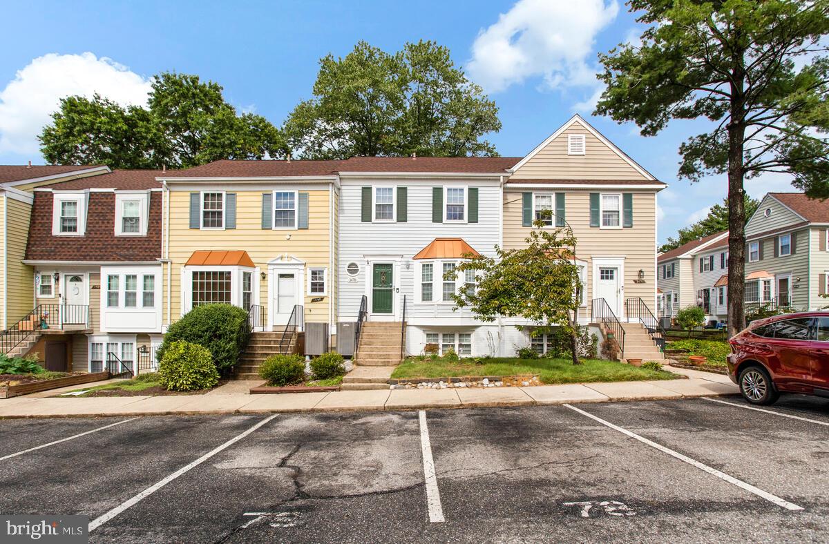 CROFTON MEWS CONDO - Residential Lease