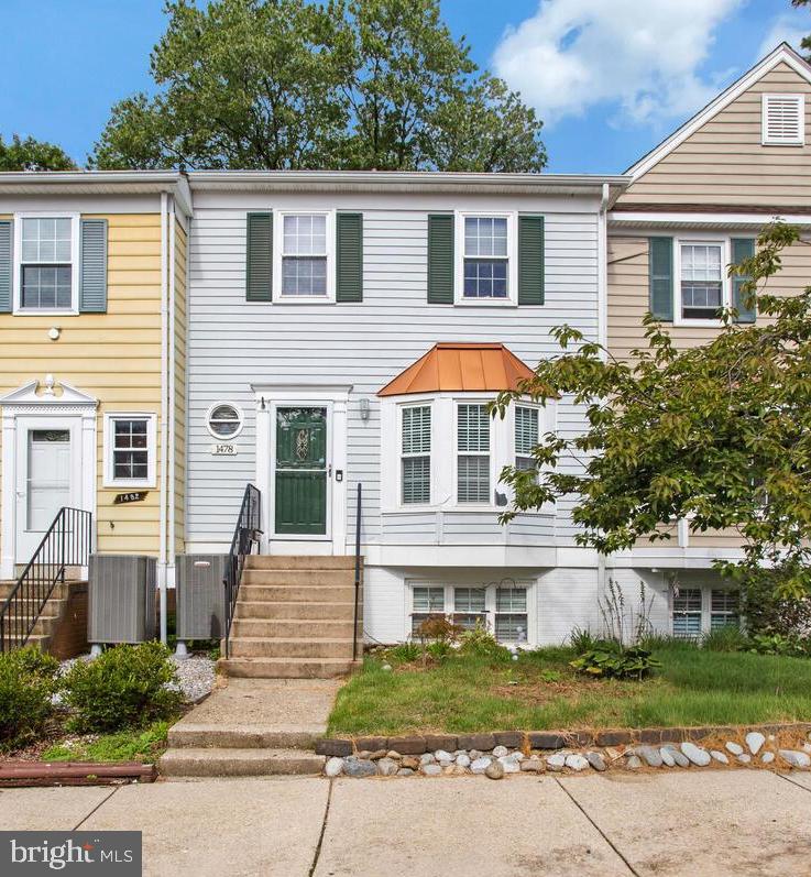 CROFTON MEWS CONDO - Residential Lease