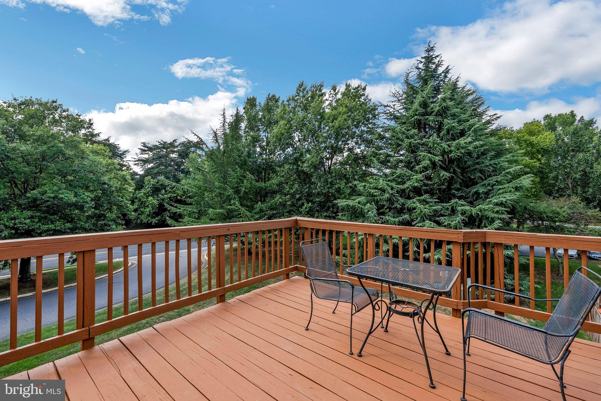 FAIR WOODS - Residential