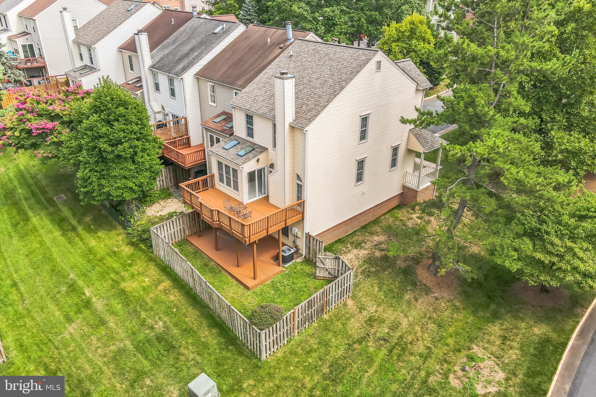 FAIR WOODS - Residential