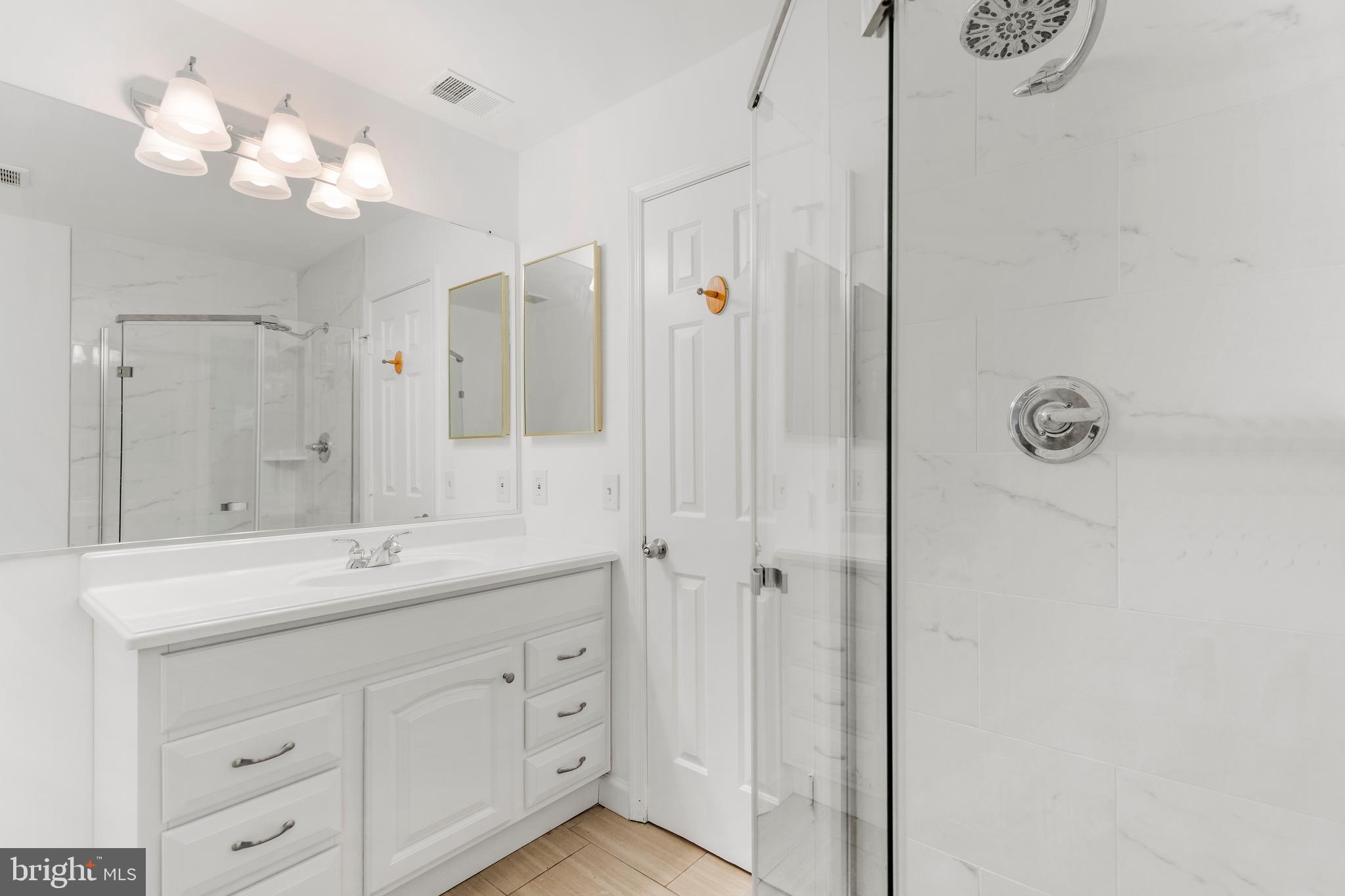 BRISTOL HOUSE - Residential