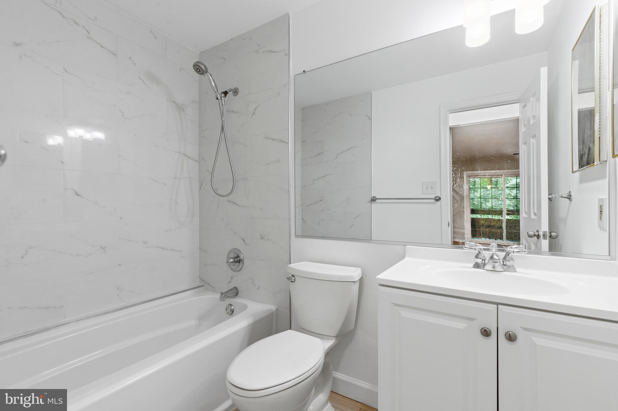 BRISTOL HOUSE - Residential