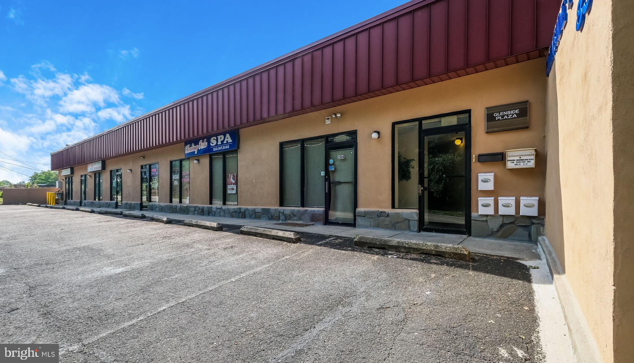 WYNCOTE - Commercial Sale