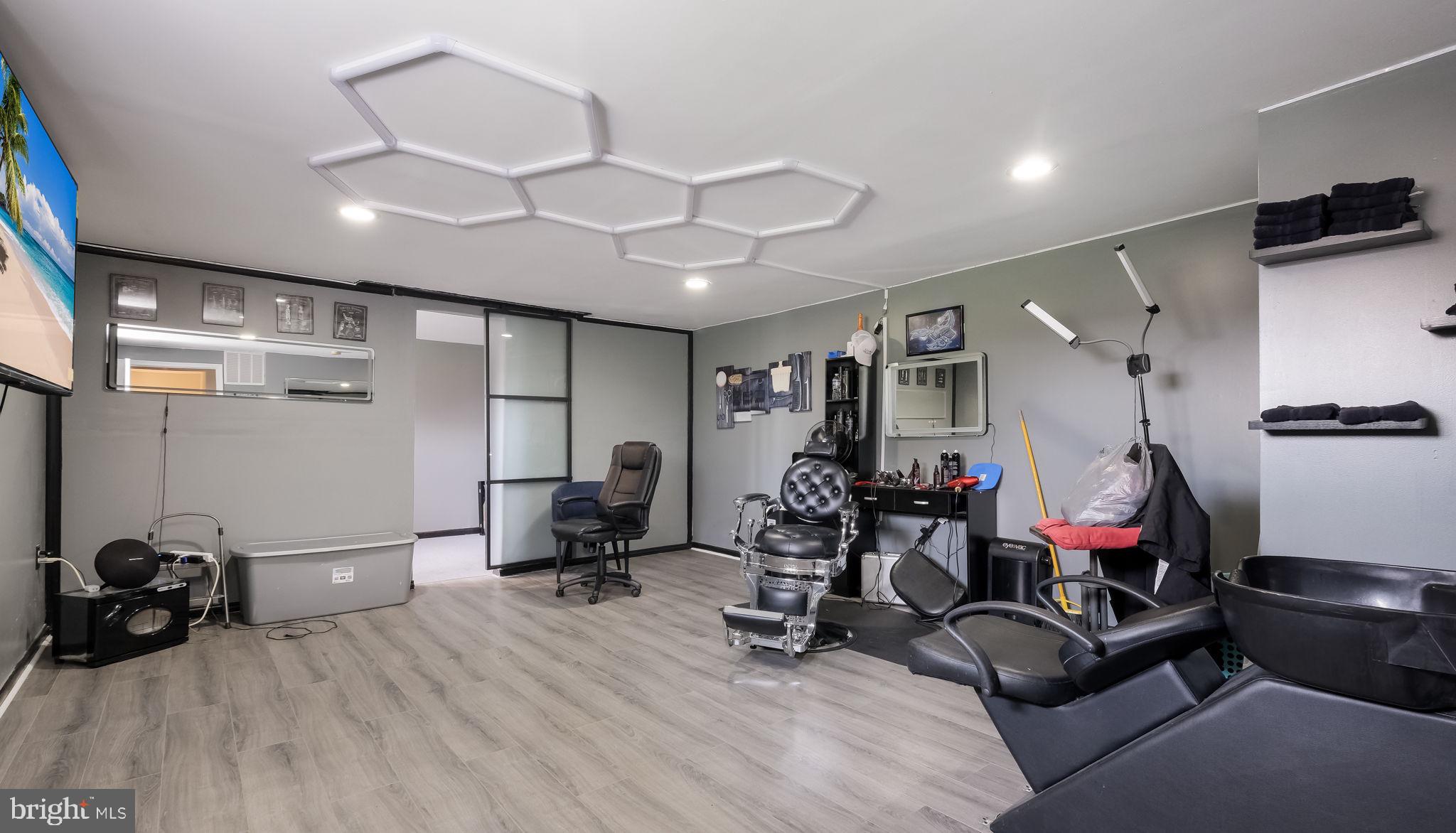 WYNCOTE - Commercial Sale