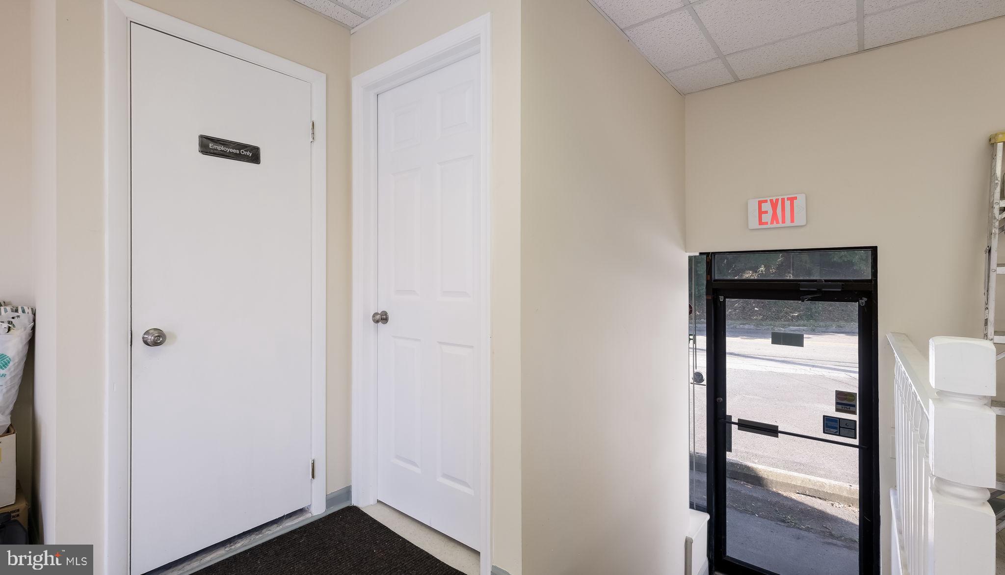 WYNCOTE - Commercial Sale