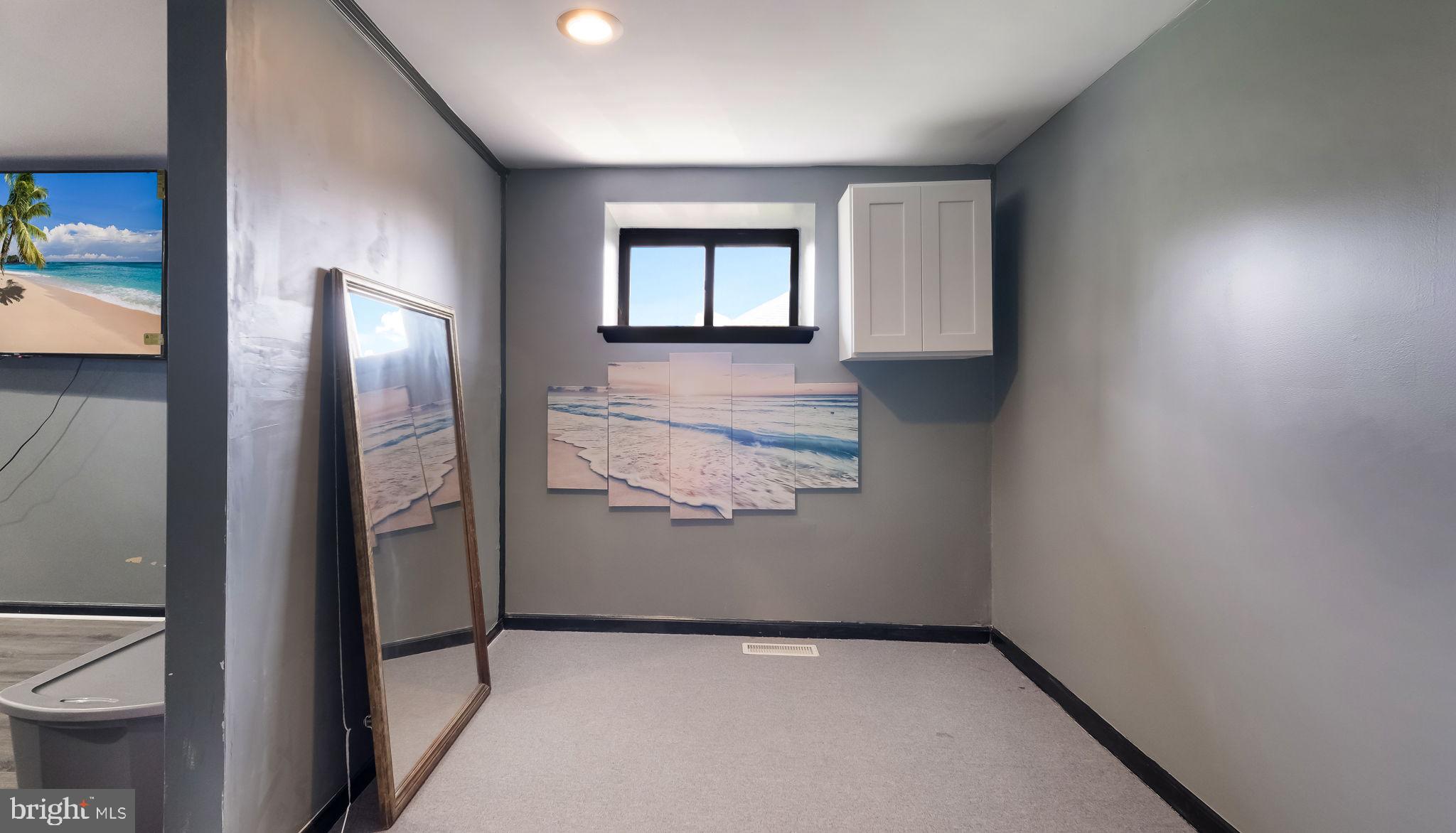 WYNCOTE - Commercial Sale